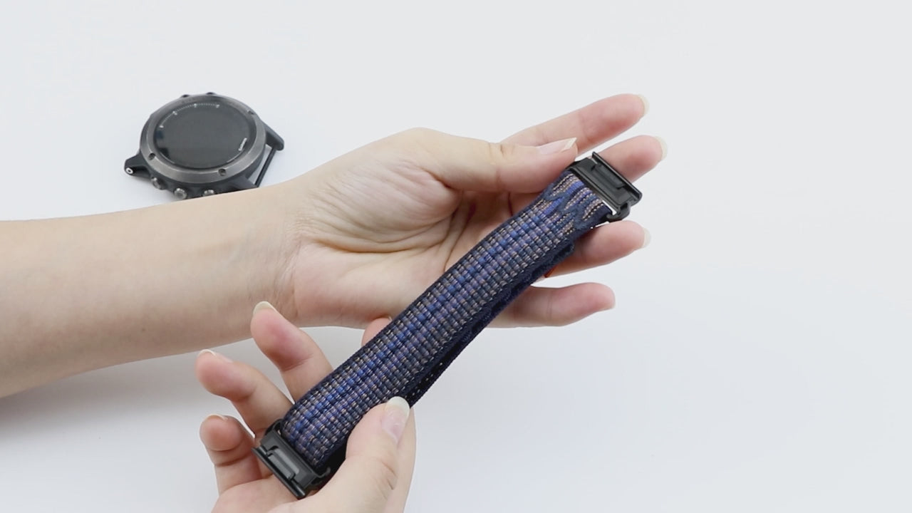 Load video: Showcasing Zoodle's Comfort strap for Garmin