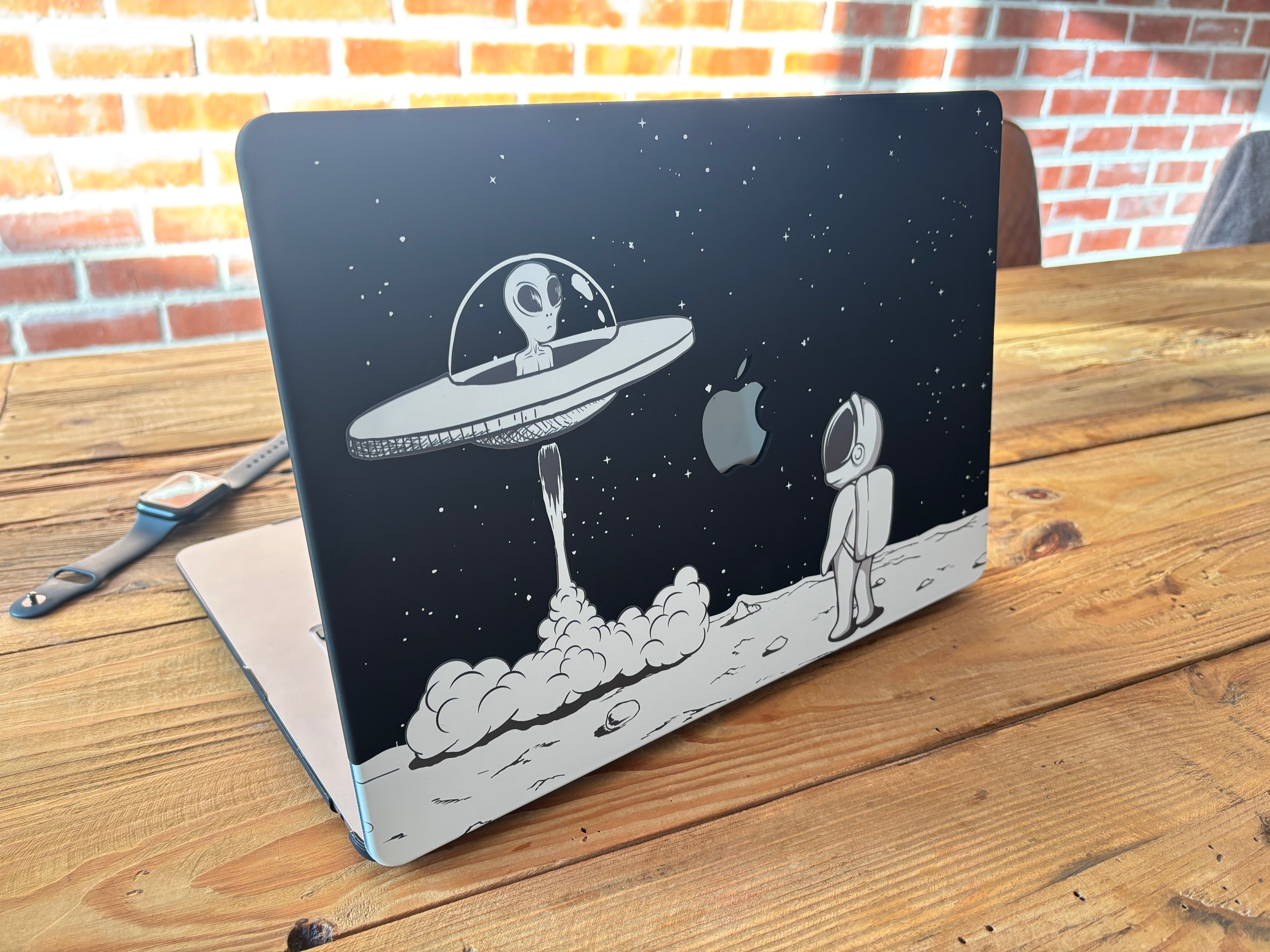 Designer Case - Visitors in Space for MacBook